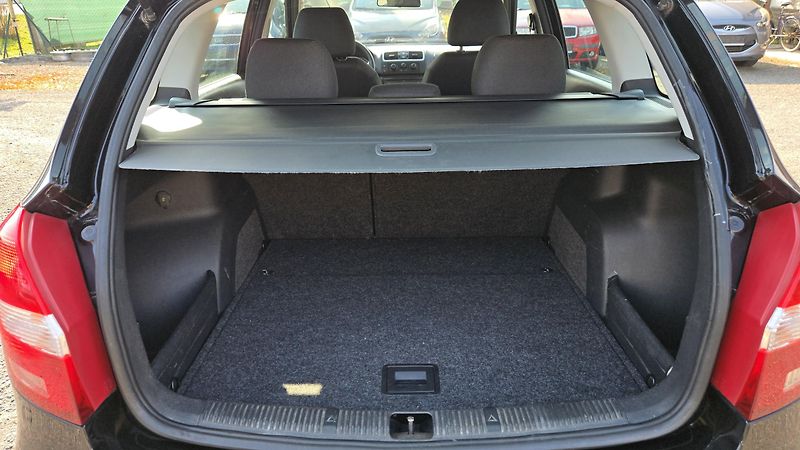 Škoda Fabia 1.4 16V AMBIENTE 1MAJITEL - fotka 14 z 36