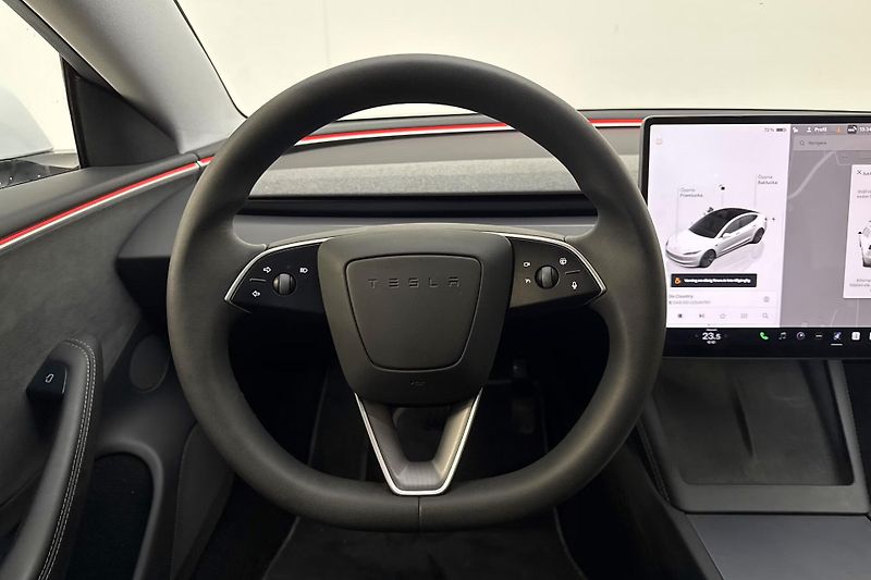 Tesla Model 3 Long Range AWD Highland Tažné - fotka 10 z 20