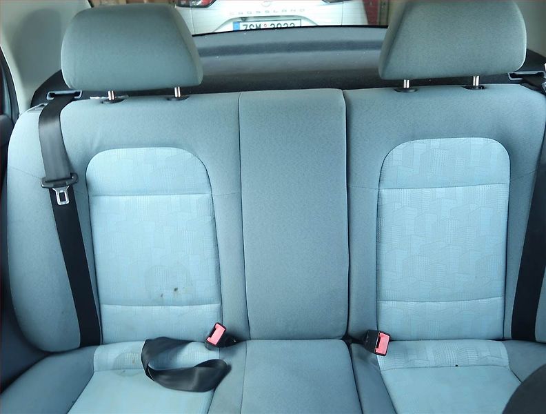 Škoda Fabia (2003) 1.2 12V, nová STK, udržované - fotka 10 z 14