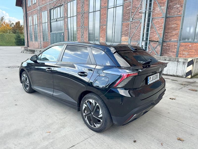 MG MG4 (2023) EV Elegance 64 kW - fotka 5 z 18