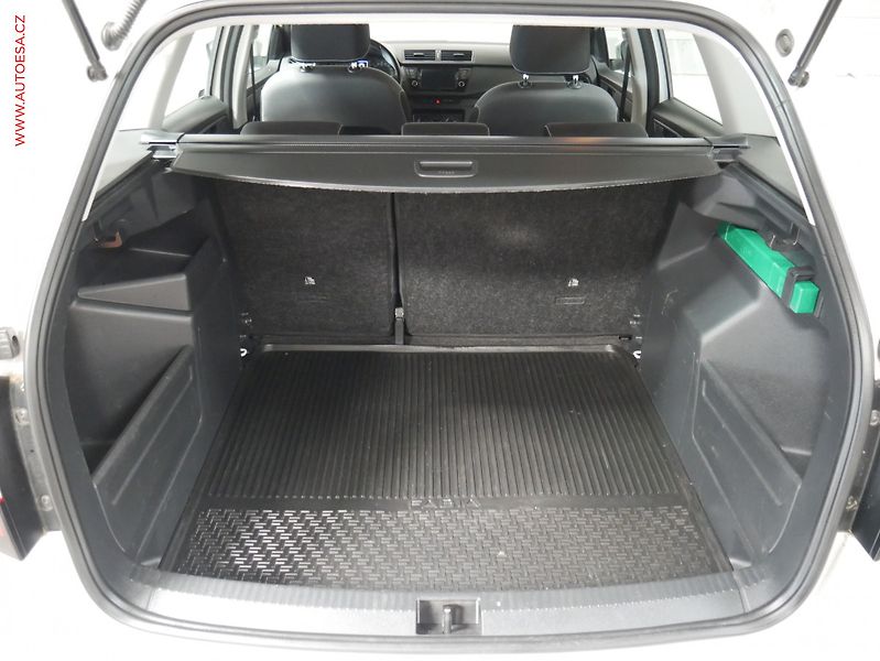 Škoda Fabia (2019) 1.0 TSi, ČR, AC, tempo, park - fotka 7 z 18