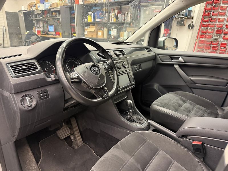 Volkswagen Caddy Maxi 1.4 TGi 81kW - fotka 9 z 20