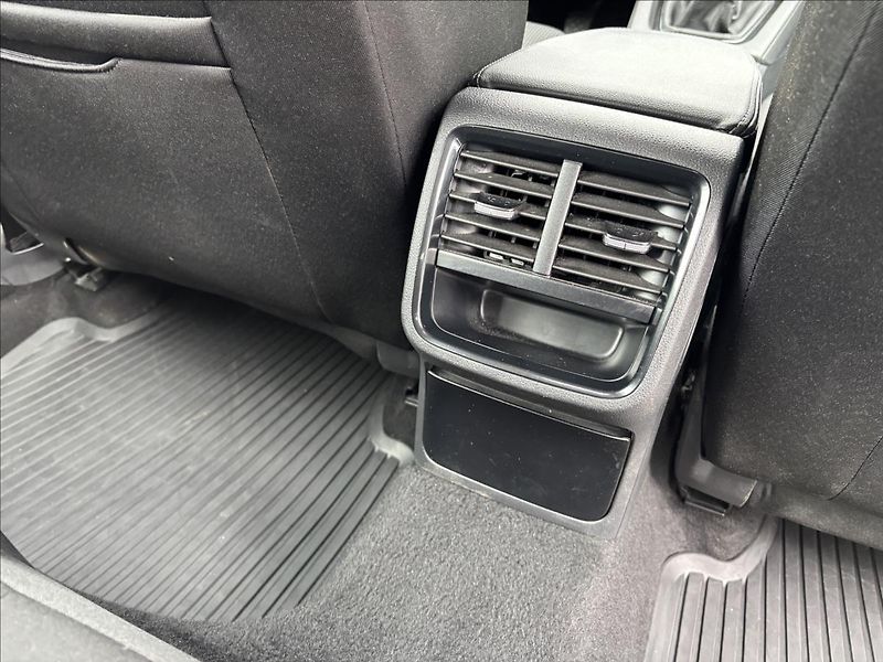 Škoda Octavia 2,0 TDI Ambition 85kW - fotka 14 z 43
