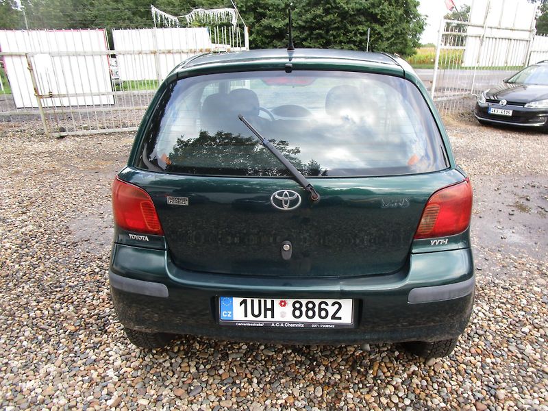 Toyota Yaris 1,0-48KW+NOVÝ OLEJ+FILTR - fotka 4 z 12