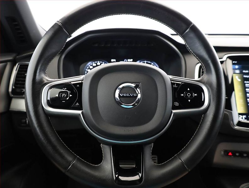 Volvo XC90 (2021) B6 AWD - fotka 8 z 22