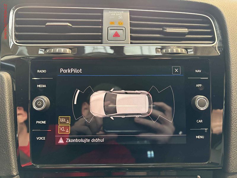 Volkswagen Golf (2019) 1.5 TSI, DSG, STK6/28 - fotka 14 z 17
