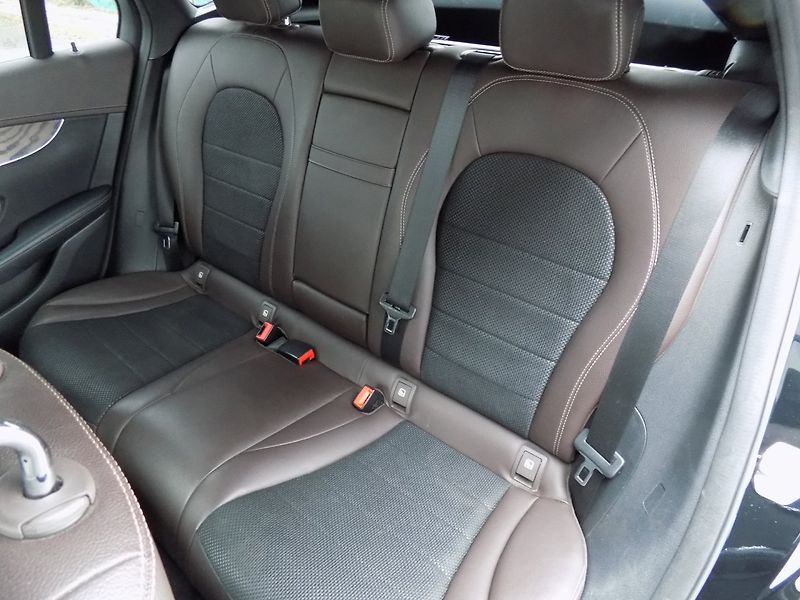 Mercedes-Benz GLC (2018) 250d/AMG Line/4-Matic/ČR/DPH/ - fotka 13 z 40