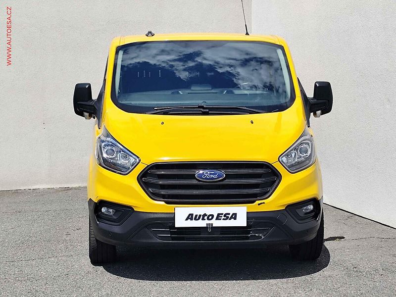Ford Transit Custom (2020) 2.0TDCi L2H1 5míst, AC - fotka 2 z 19