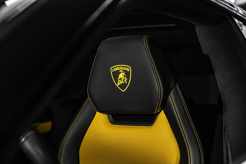 Lamborghini Urus B&O/360/PANO/KARBON/MASÁŽ/ - fotka 22 z 28