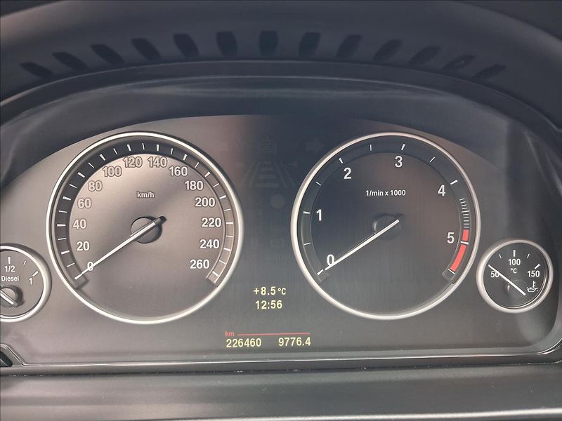 BMW Řada 5 2,0 135kw - fotka 13 z 15