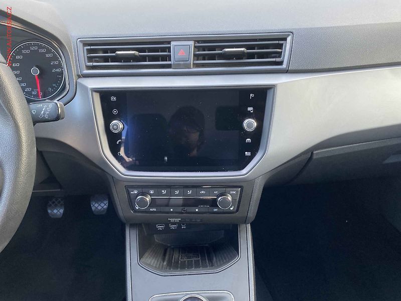 Seat Ibiza (2019) 1.0 TSi, Style, navi - fotka 12 z 16