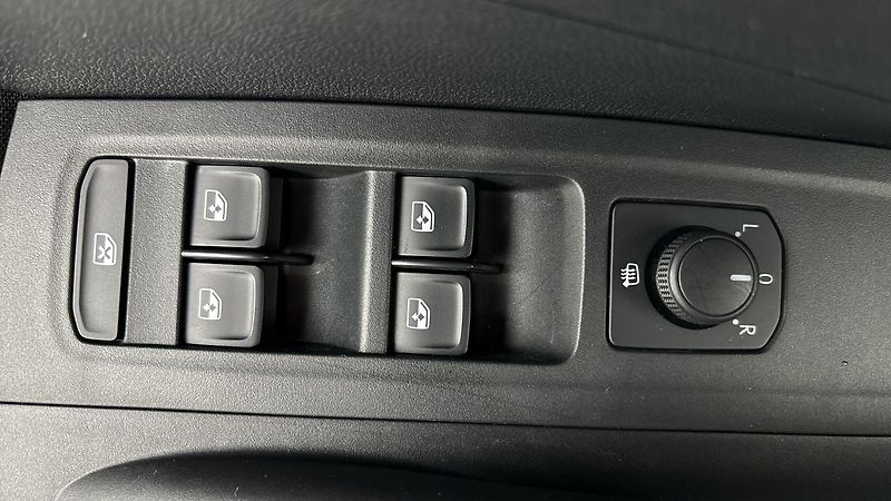 Škoda Fabia 1.0 TSI Style - fotka 21 z 23