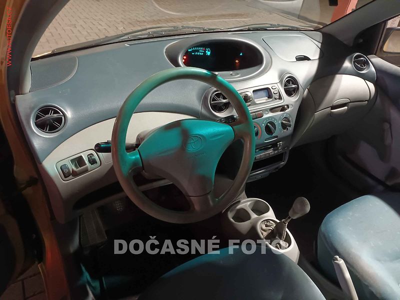 Toyota Yaris (1999) 1.0i, ČR - fotka 3 z 3