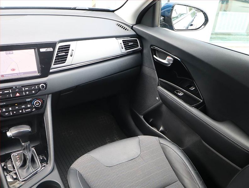 Kia Niro (2017) Hybrid, Automat, Serv.kniha - fotka 8 z 17