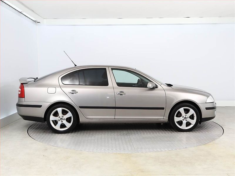 Škoda Octavia (2007) 2.0 TDI, Serv.kniha, nová STK - fotka 6 z 11