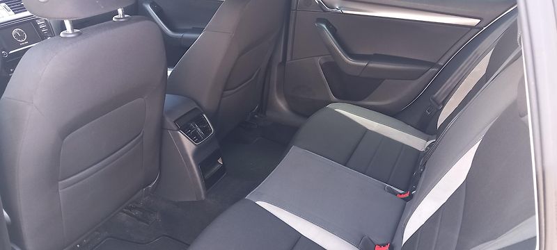 Škoda Octavia Ambition 2.0 TDI/110 kW  - fotka 12 z 29
