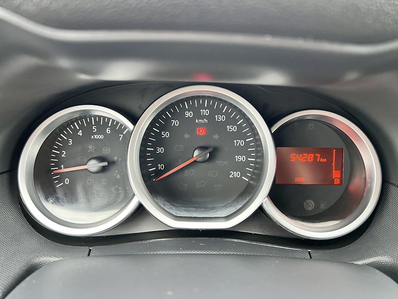 Dacia Duster 1.5DCi 4x4 ČR 1.MAJ. odp. DPH - fotka 14 z 36