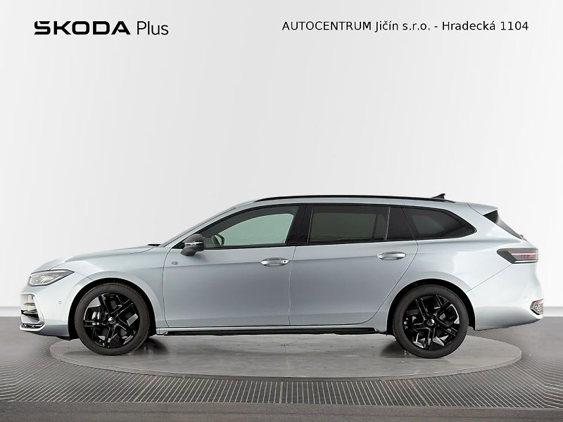 Volkswagen Passat (2025) R-Line 2.0 TDI 142kW 4Motion D - fotka 3 z 40