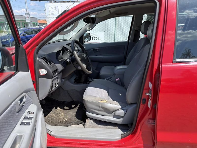 Toyota Hilux 2.5 D-4D 4x4 - fotka 6 z 14