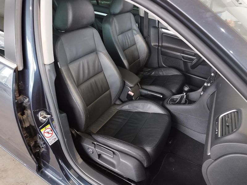 Volkswagen Golf (2010) 1,4TSI,90KW,PANOR,ALU,KŮŽE - fotka 17 z 29