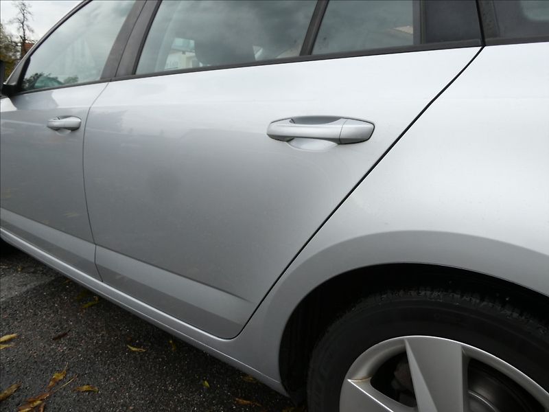 Škoda Octavia 1,4 TSi 110kW DSG, 2x Alu kola - fotka 16 z 42