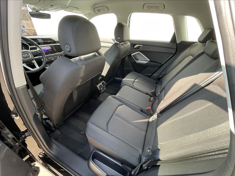 Audi Q3 1,5 TFSI AT7 S line Gravity - fotka 17 z 23