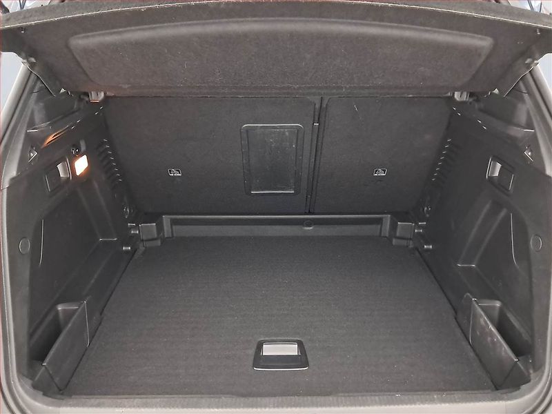 Peugeot 3008 (2021) 1.2 PureTech, ČR,1.maj - fotka 13 z 19