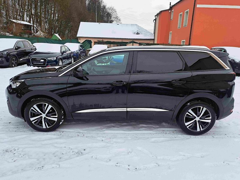 Peugeot 5008 (2020) 1,2PT EAT8 ALLURE - fotka 7 z 26