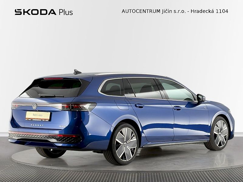 Volkswagen Passat (2026) R-Line 2.0 TDI 142kW 4Motion D - fotka 2 z 44