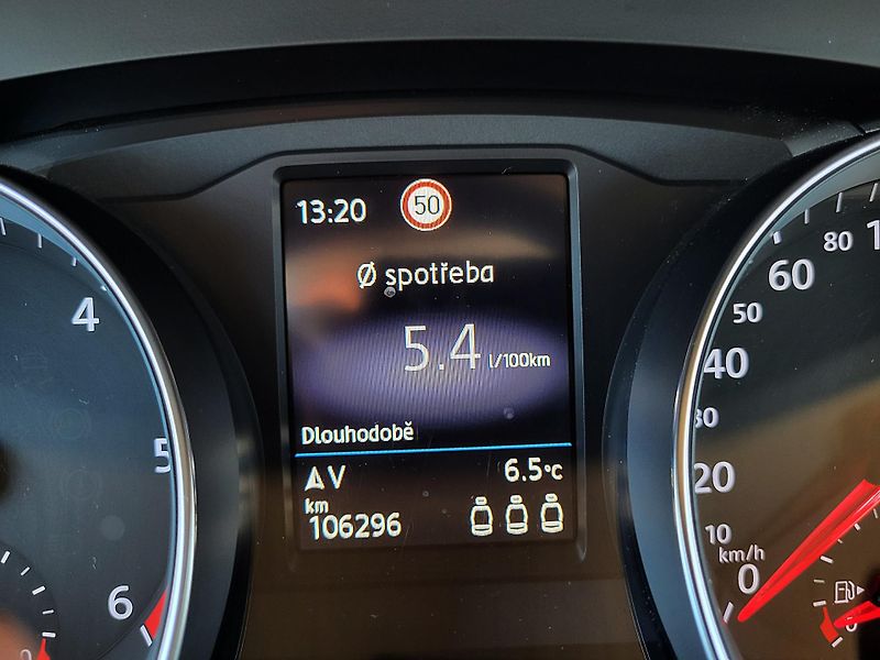 Volkswagen Passat SEDAN 2.0 TDi ELEGANCE *ČR - fotka 11 z 48