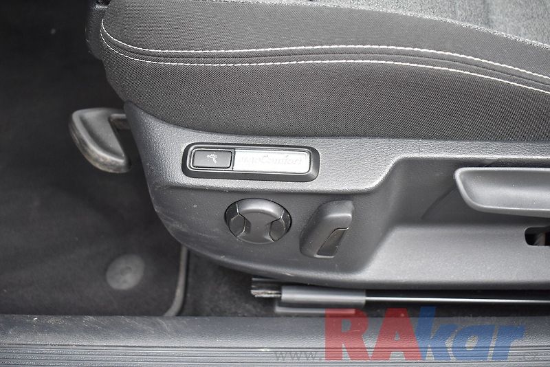Volkswagen Passat Variant (2023) Business 2,0 TSI automat - fotka 10 z 34