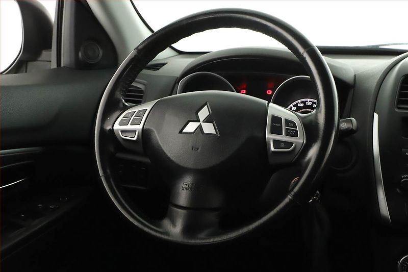 Mitsubishi ASX (2010) 1.6 MIVEC, Tempomat - fotka 12 z 13