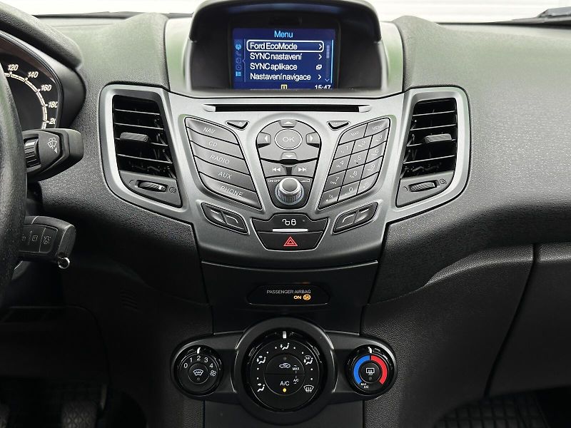 Ford Fiesta 1.0 EB 74kW KLIMA Tempomat PDC - fotka 20 z 35