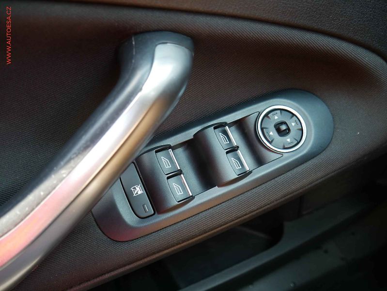 Ford Mondeo (2011) 2.0 TDCi, AC, tempo, výhřev - fotka 11 z 18