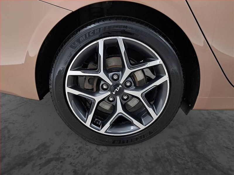 Kia Ceed (2022) Top 1.5 T-GDI, Automat - fotka 15 z 19