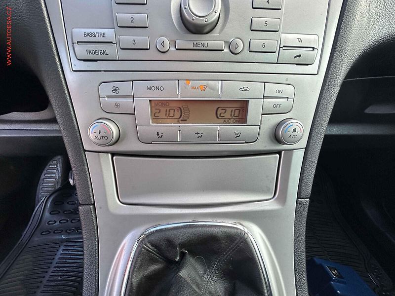 Ford S-MAX (2006) 2.0TDCi 7míst, STK9/28 - fotka 14 z 17