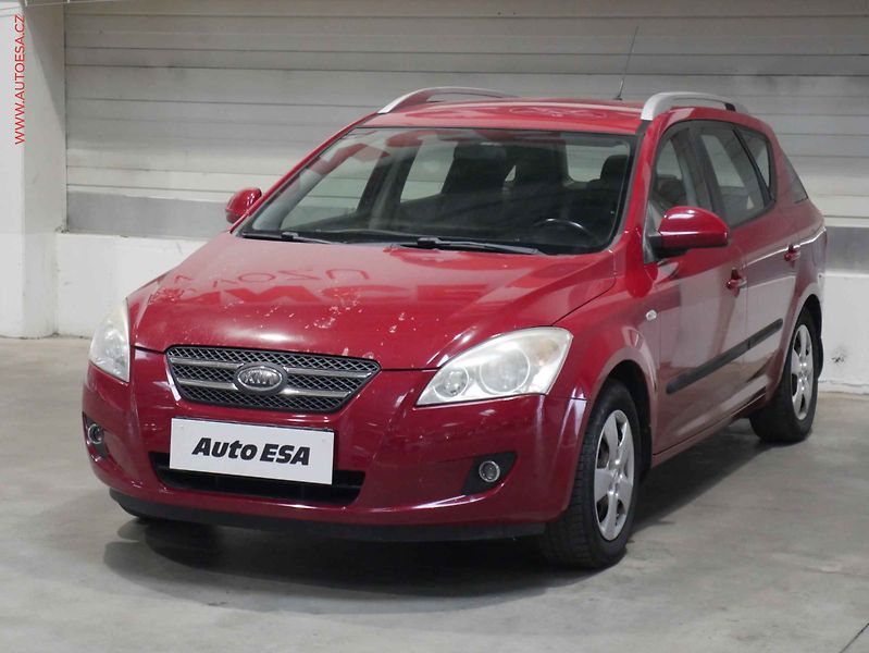 Kia Ceed (2009) 1.4i, 1.maj,ČR, AC - fotka 3 z 16
