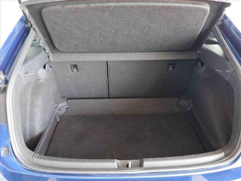 Volkswagen Taigo (2022) R-Line 1.0 TSI, Automat, Navi - fotka 14 z 21