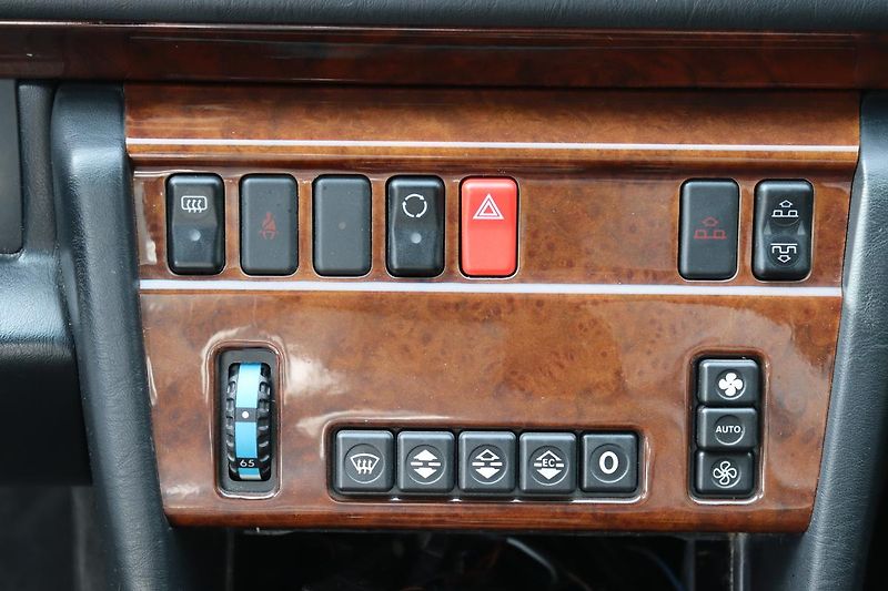 Mercedes-Benz 124 E320 CABRIO 162kW - fotka 29 z 50