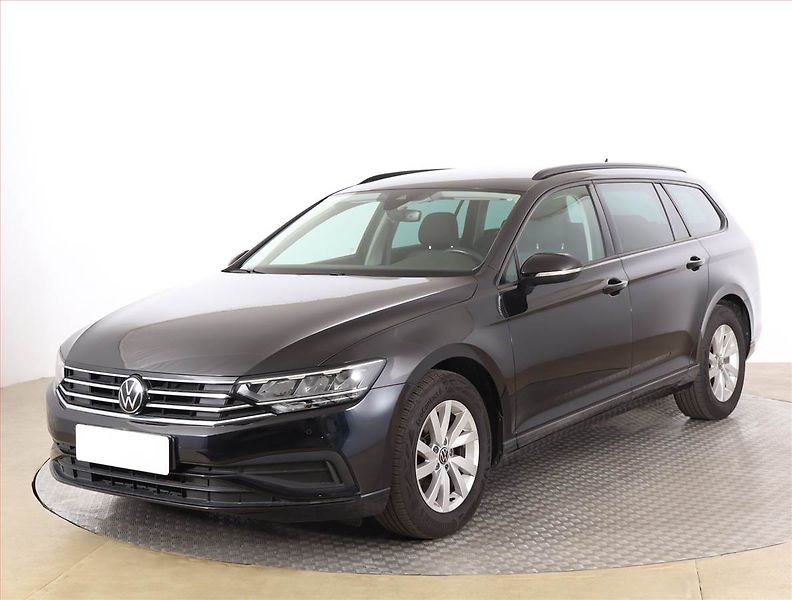 Volkswagen Passat (2021) Elegance 2.0 TDI, Automat - fotka 2 z 19
