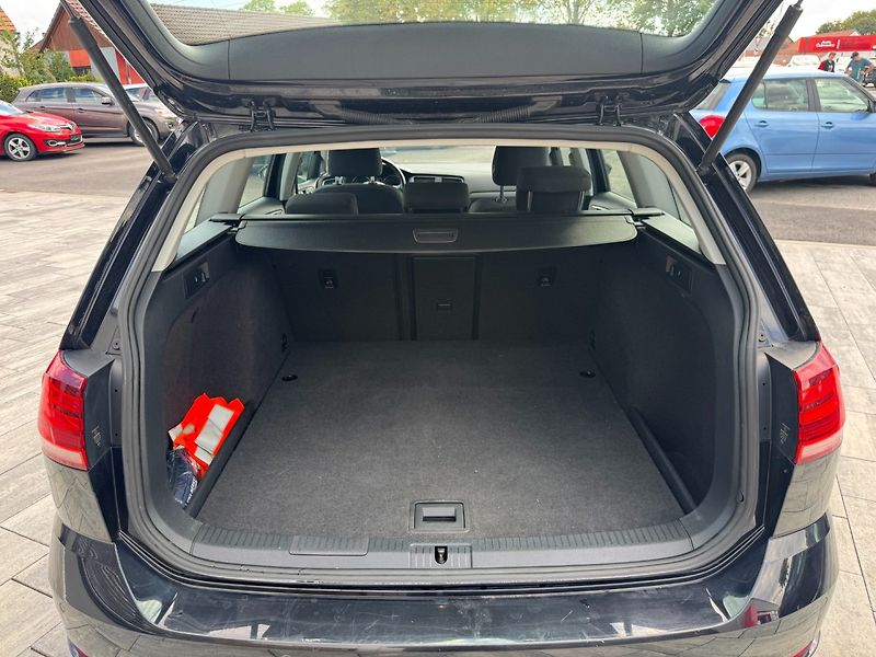 Volkswagen Golf Variant (2017) Comfortline 2.0 TDI 110kW - fotka 22 z 30