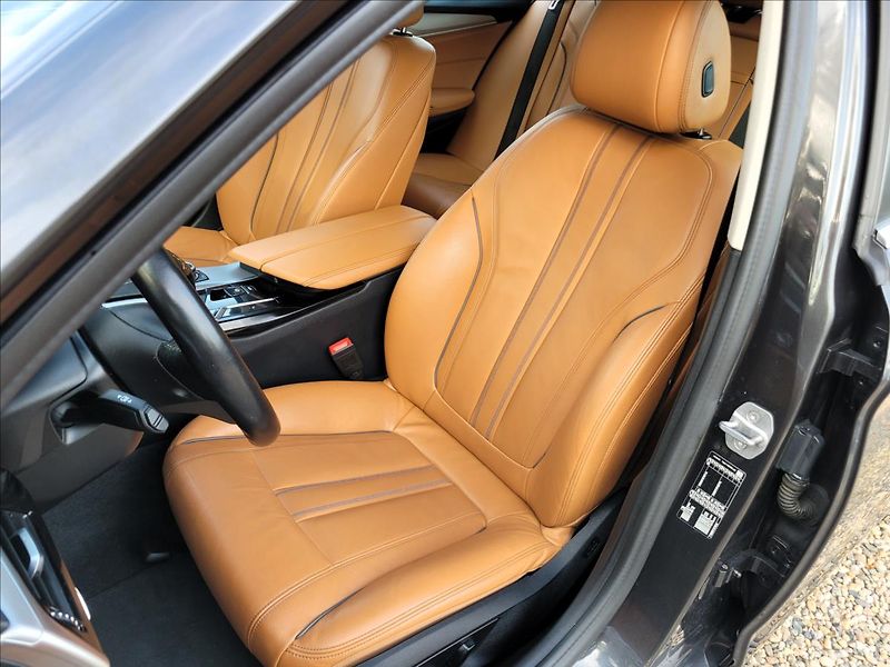 BMW Řada 5 2,0 HEV,LED,Navi,kůže,výhřev - fotka 8 z 49