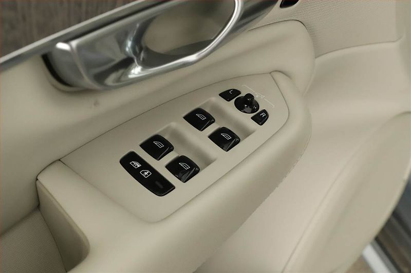 Volvo XC90 (2023) B5 AWD - fotka 18 z 19