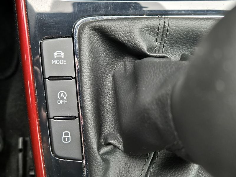 Škoda Fabia Monte Carlo 1.0 TSI 85 kW - fotka 26 z 29