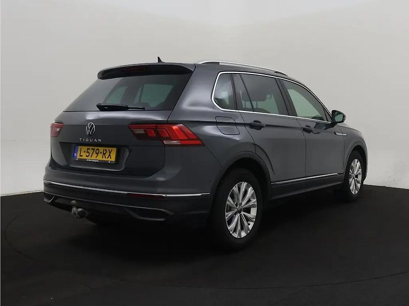 Volkswagen Tiguan 1.5TSI LED ACC TZ 1.Maj DPH - fotka 2 z 14