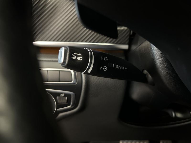 Mercedes-Benz Třídy V (2021) 300d AMG L 4Matic LED 360° NAV - fotka 16 z 31