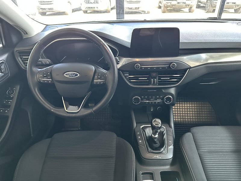 Ford Focus Titanium 1.0 EcoBoost 125k man - fotka 11 z 25