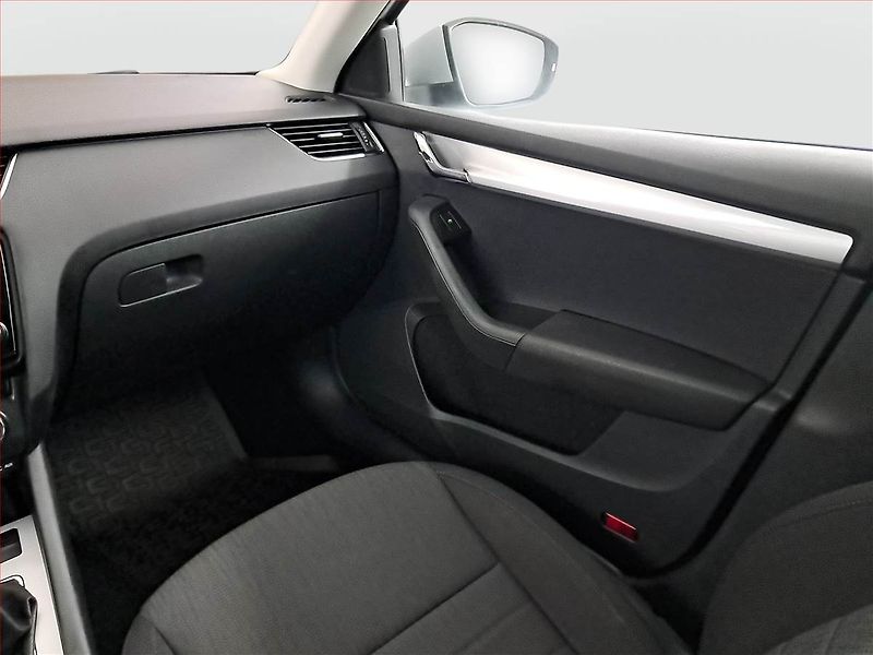 Škoda Octavia (2016) 2.0 TDI, Navi, Tempomat - fotka 8 z 20