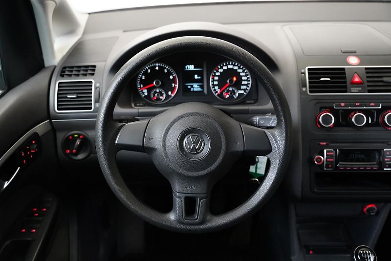 Volkswagen Touran - fotka 14 z 19