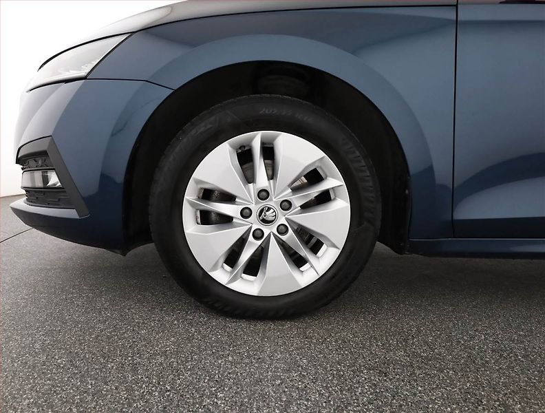 Škoda Octavia (2020) 1.5 TSI, Navi, Tempomat - fotka 19 z 19